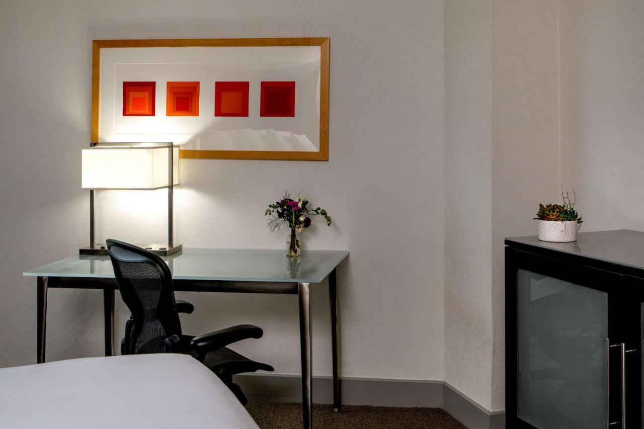 Hotel The Royal Sonesta Boston 4*