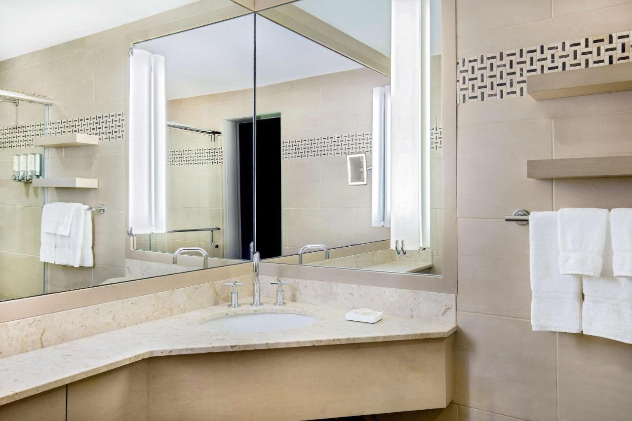 The Royal Sonesta Boston Hotel